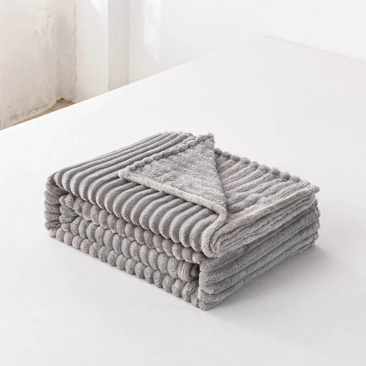 Solid Color Flannel Throw Blanket for Travel Soft Warm