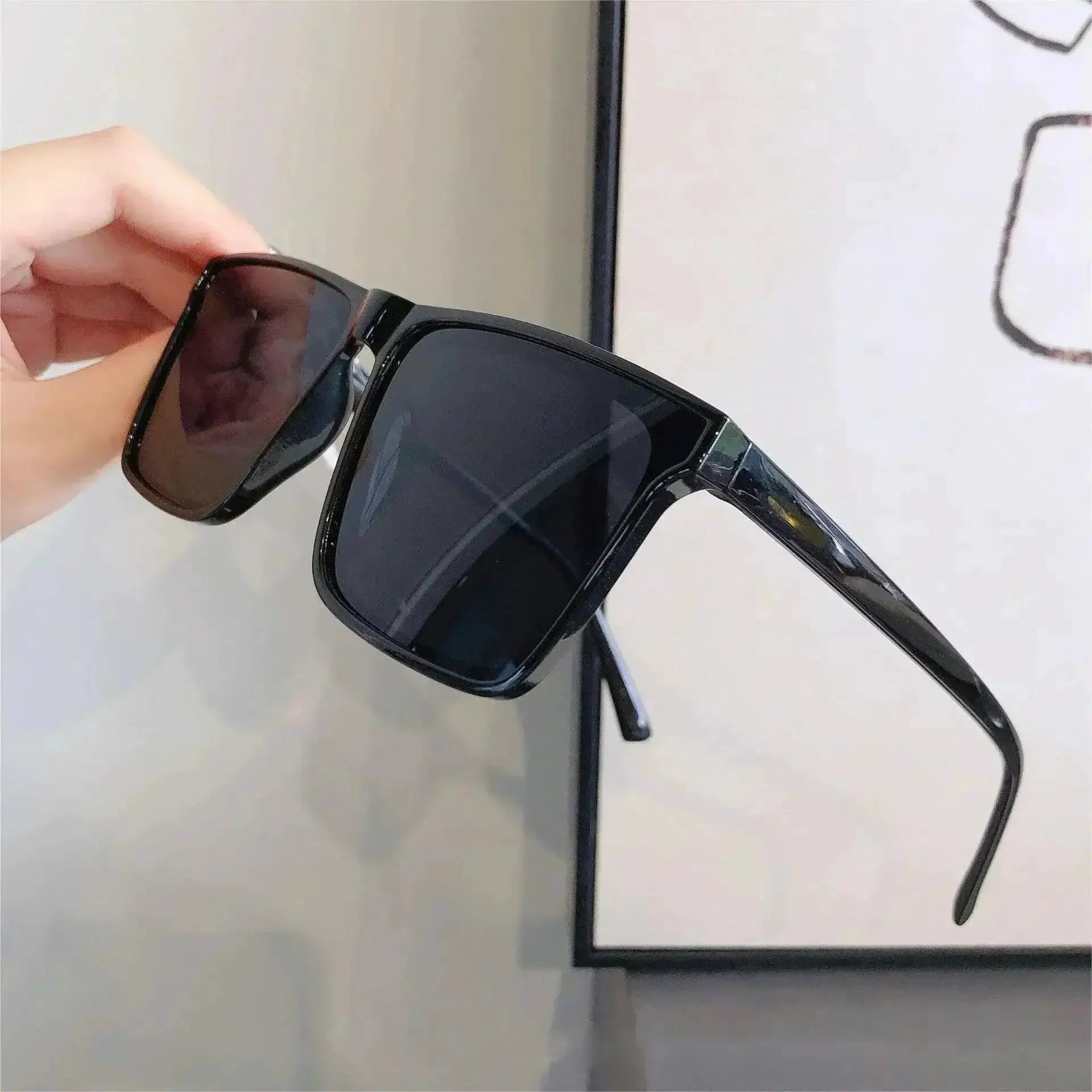 Men's Retro Square Windproof Sunglasses UV Protection