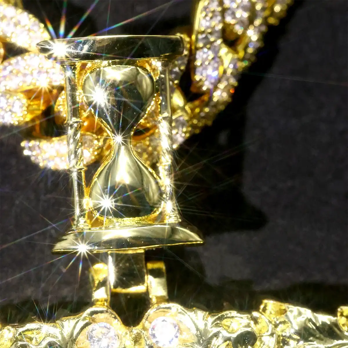 Luxury Gold Plated Saint Pendant — product image 3