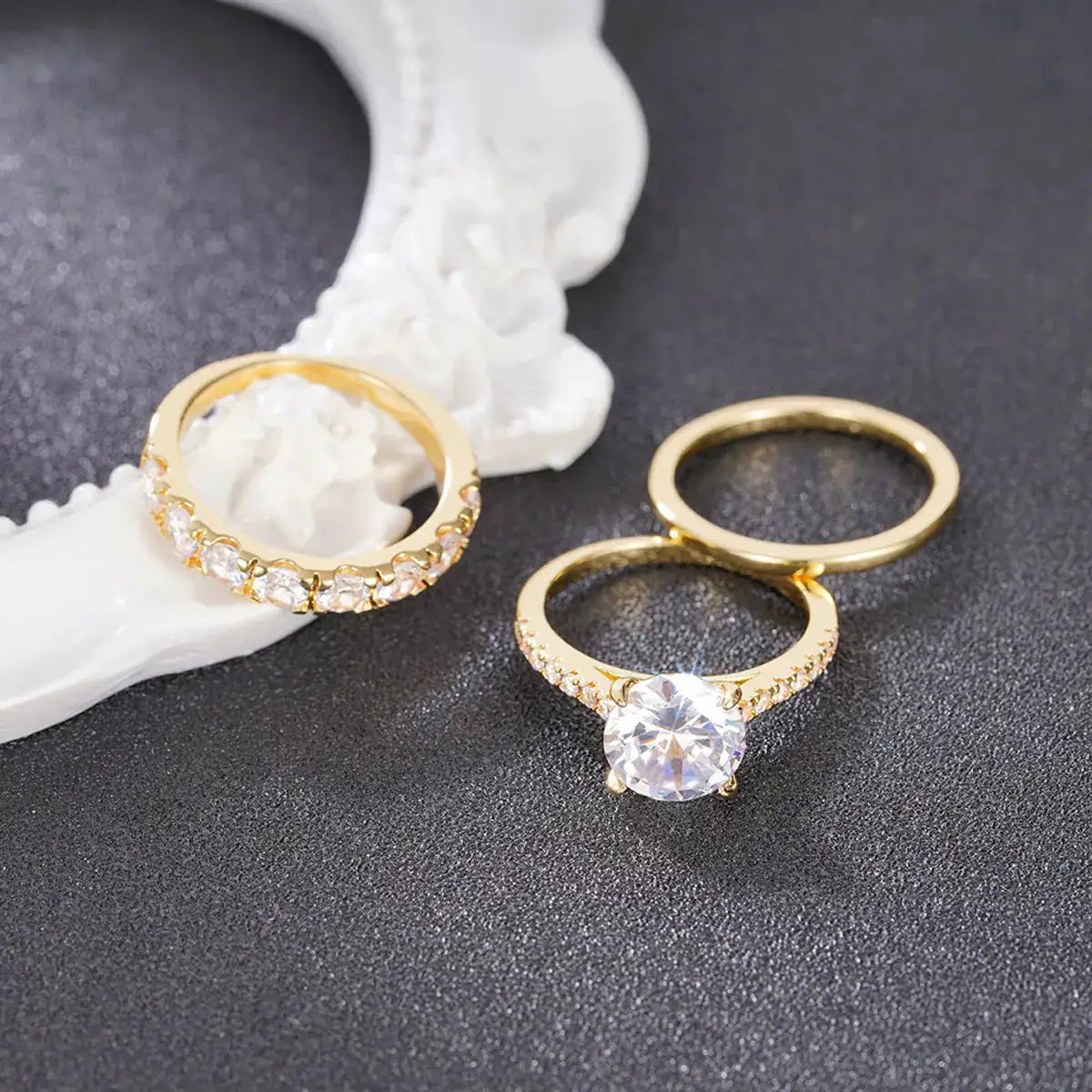 Temperament Ring 3-Piece Set with Moissanite Elegant Diamond Ring Wedding Party Matching Ring Romantic Jewelry Gift Wedding Engagement Anniversary Gift Girlfriend Valentine's Day Gift Wholesale Giving Her Valentine's Day Gift