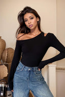 Off-the-Shoulder Black T-shirt Trendy Autumn Style Choice