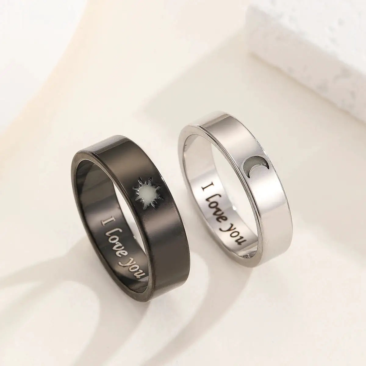2-Piece Set Luminescent Day Night Couple Rings Fashionable Ladies Valentine's Day Gift Love Commitment Finger Rings