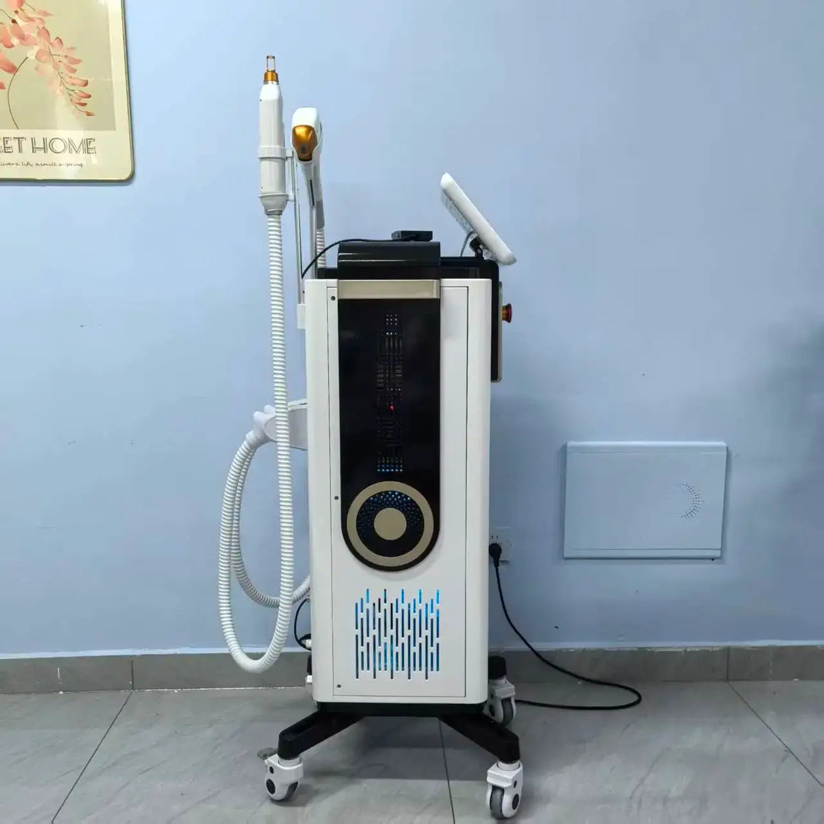 2 in 1 4Wavelength Diode Laser Hair Reduction Pico Tattoo Pigment Removal Machine 755nm FAC Collimation Ice Cooling Foldable To