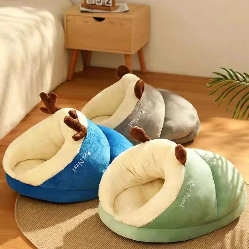 MADDEN Cozy Dog Kennel Bed Breathable Cute Slippers Design