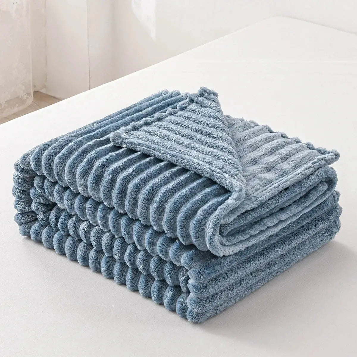 Solid Color Flannel Throw Blanket for Travel Soft Warm