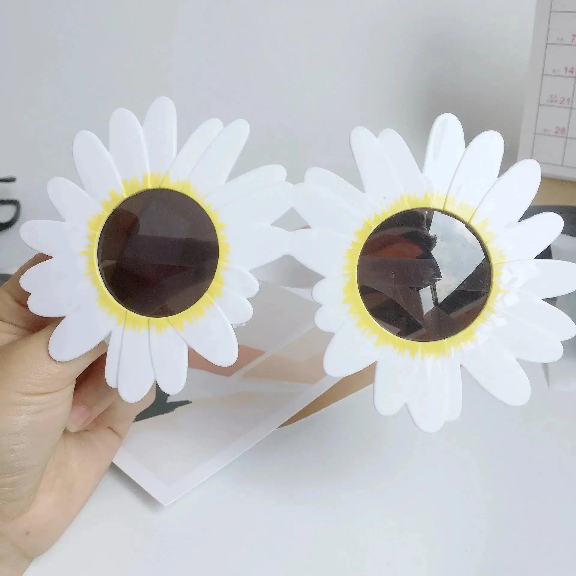 Whimsical Daisy Shaped Sunflower Sunglasses For Parties
