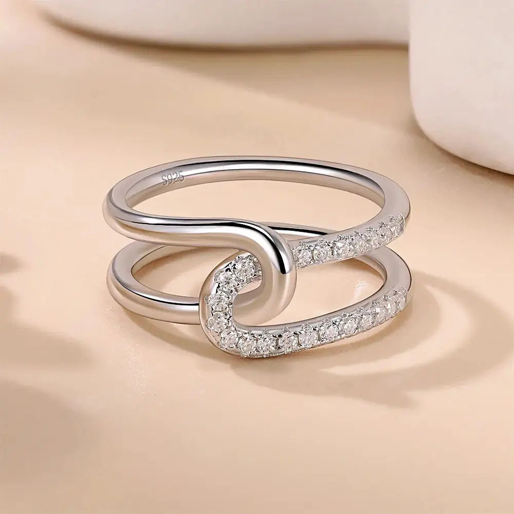 Inlaid Single Row Moissanite S925 Pure Silver Interlocking Ring, Fashionable and Versatile Jewelry, Valentine's Day/Wedding Engagement Gift, Birthday Gift, Anniversary Gift, the Best Gift for Him/Her