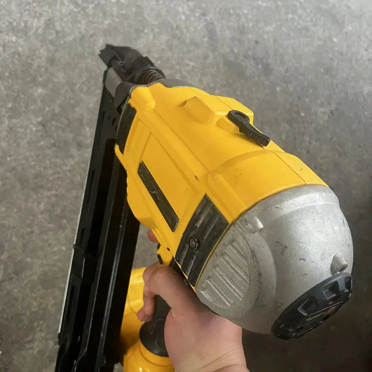 DCN692 18V Cordless Framing Nailer Powerful Lightweight Tool