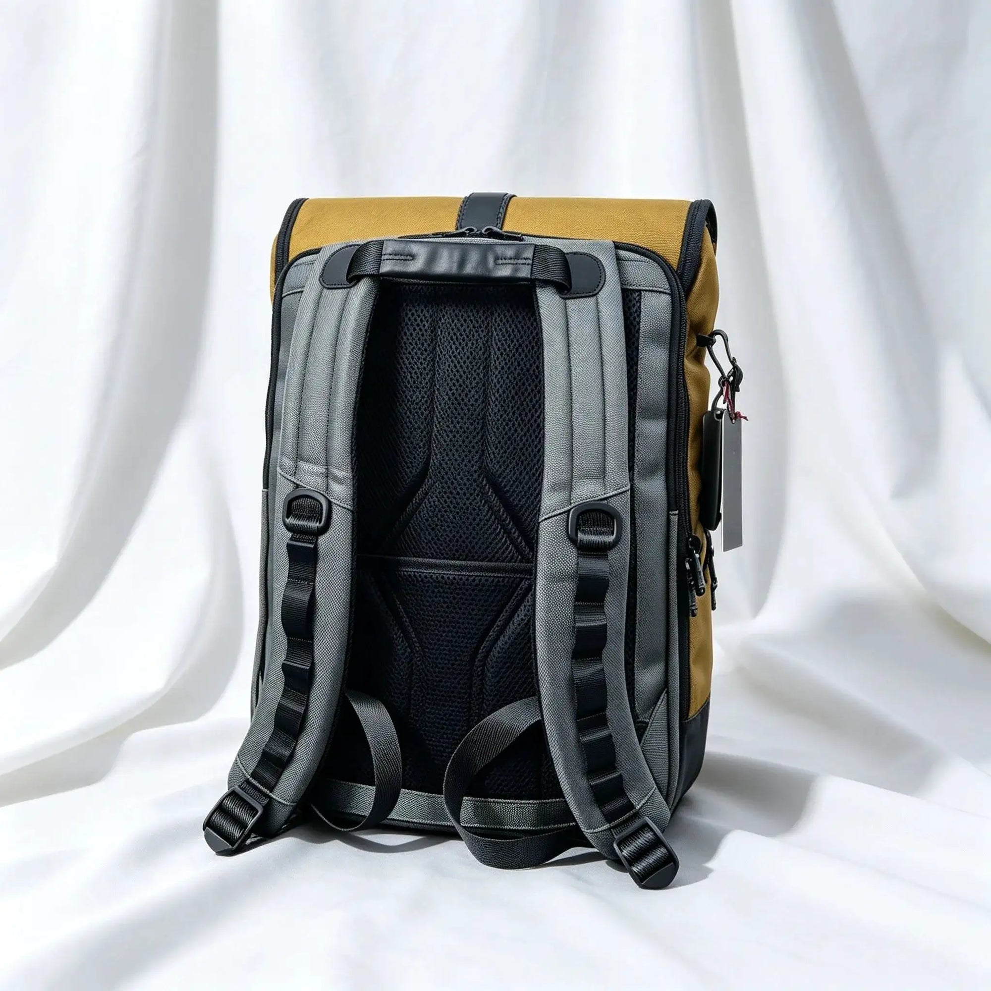 Men’s Large Capacity Roll‑Top Flip Cover Backpack, Magnetic Buckle Closure Rucksack, 43×33×17cm