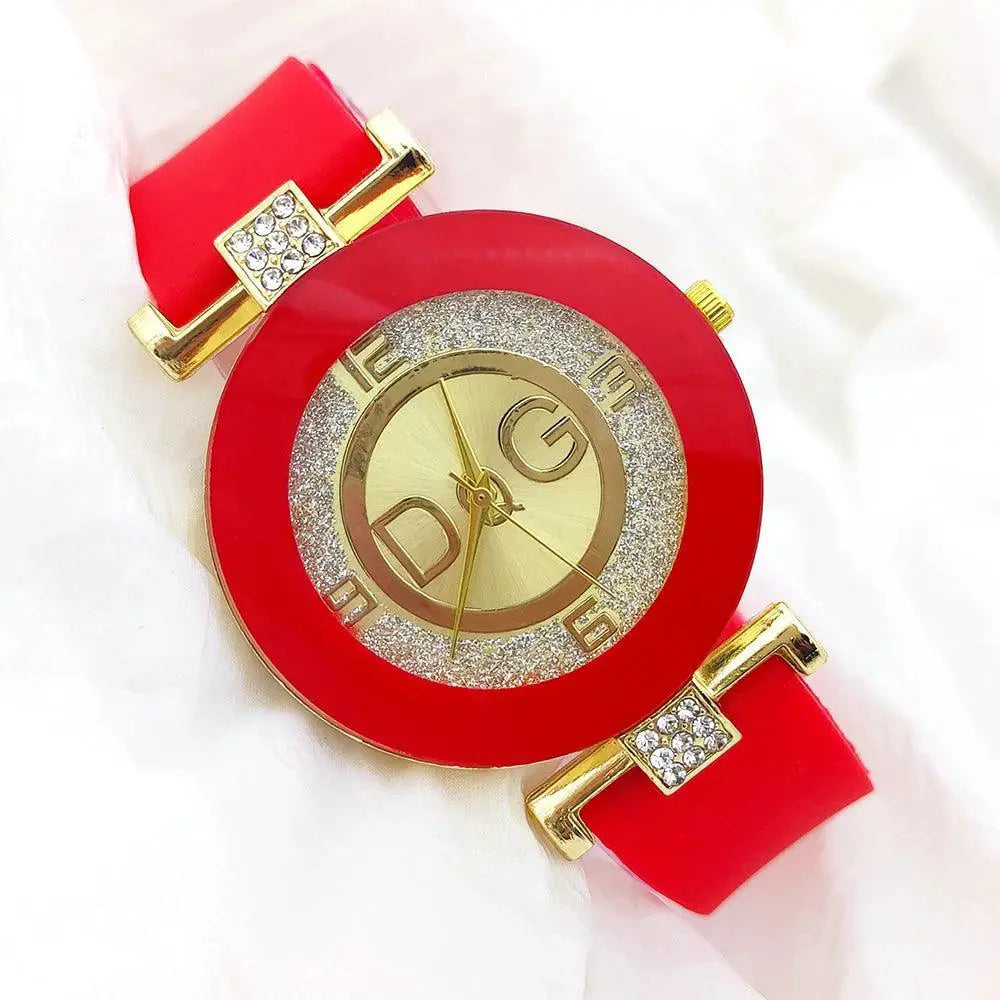 Sleek Black Quartz Watch Unisex Silicone Timepiece