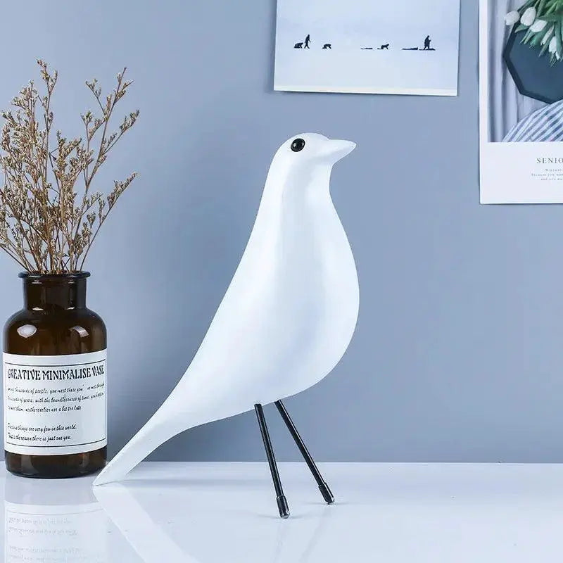 Elegant Resin Pigeon Ornament For Bird House Decoration