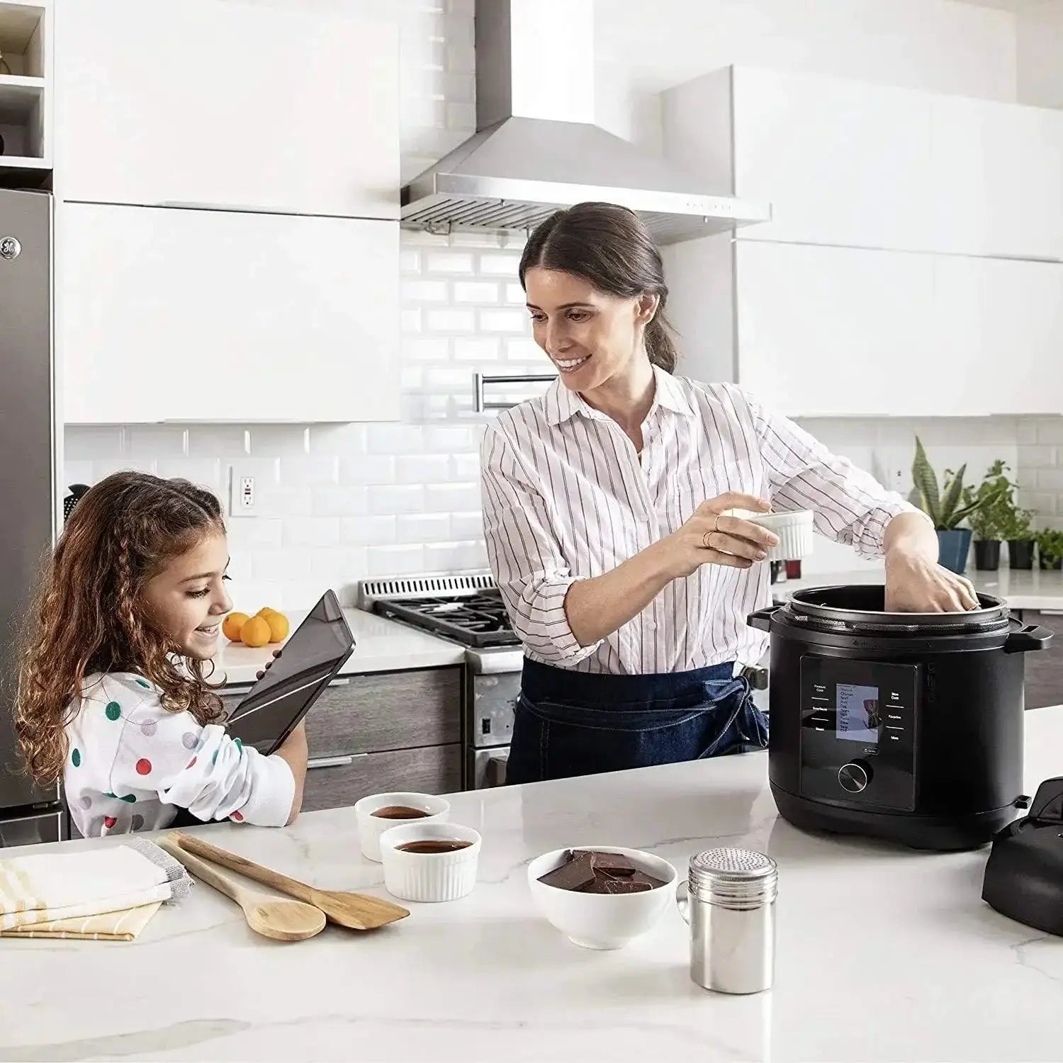 Smart Pressure Cooker With Built In Scale 300 Presets