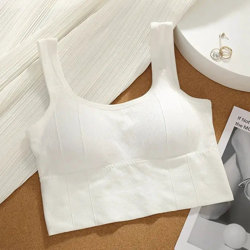 Seamless Women's Fitness Crop Top With Beautiful Back Design