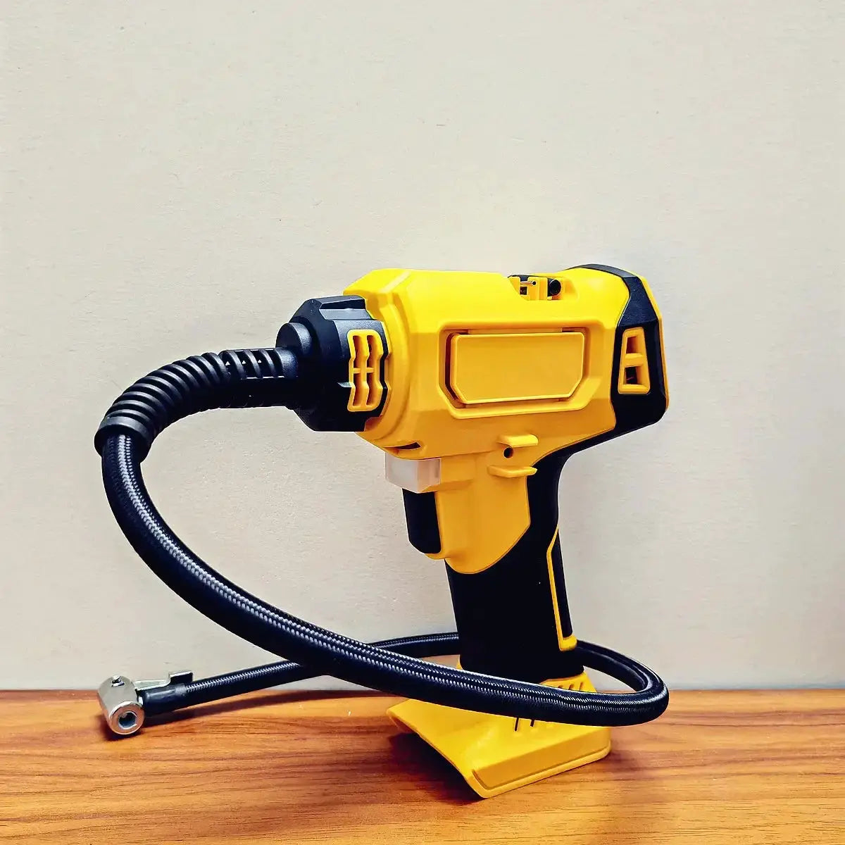 DeWALT Cordless Tire Inflator With Digital Gauge For Cars