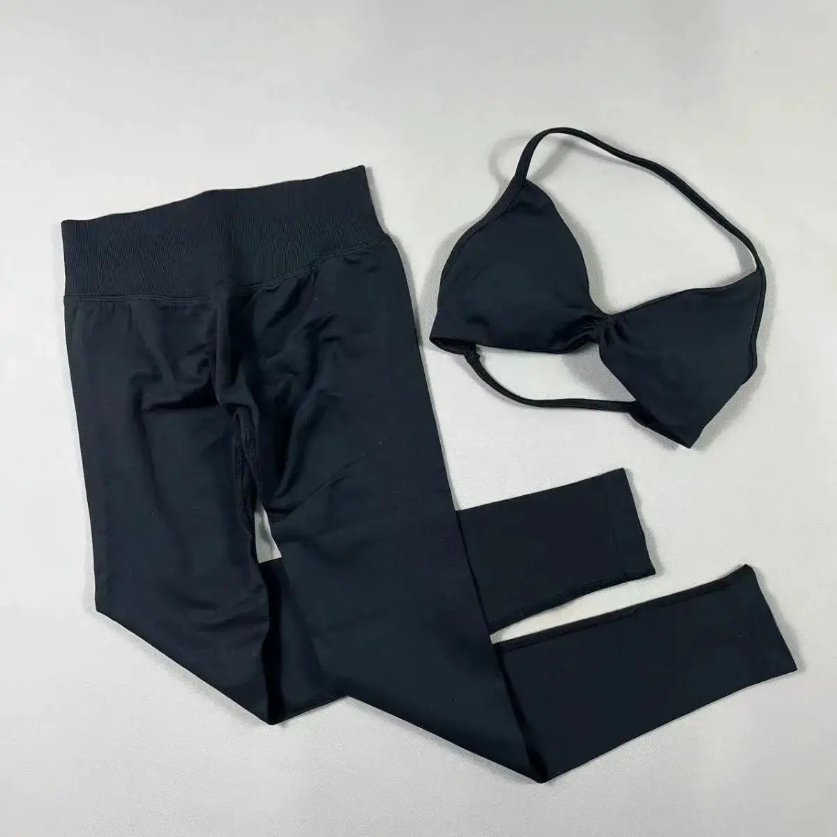 2-Piece Set Women's Seamless Clean (No Logo) Yoga Set, Halter Neck Sports Bra & High-Waisted Lifting Leggings for Gym Workouts