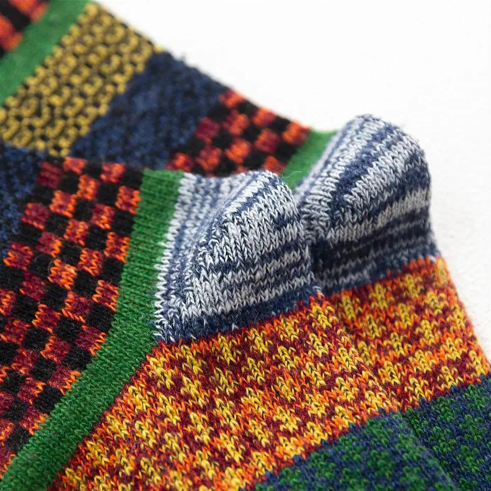 Cozy Retro Sheep Wool Mens Socks For Trendy Winter Warmth