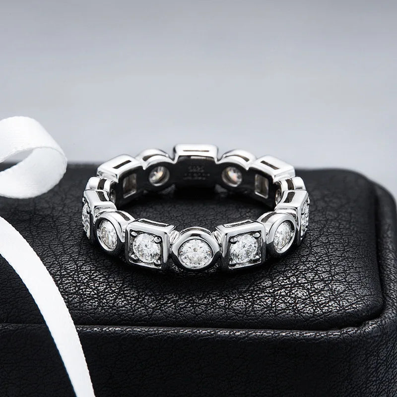 Carat Round Emerald Heart D