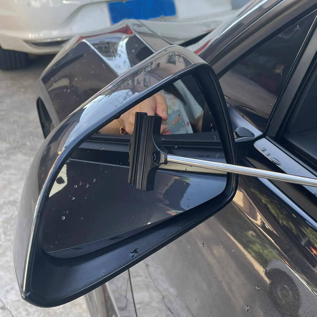 Car rearview mirror wiper, telescopic handle car rearview mirror wiper, car glass cleaning tool cleaning brush