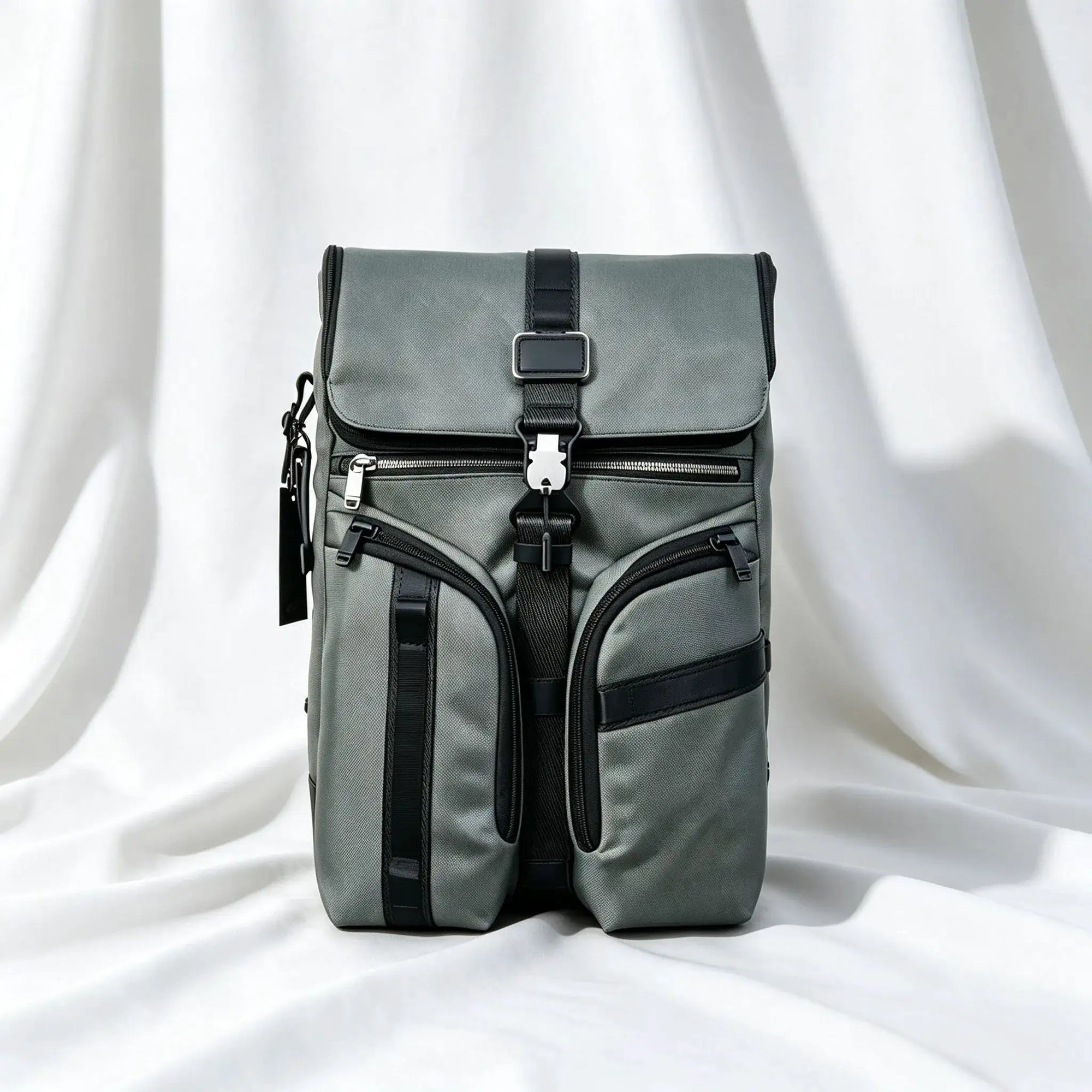 Men’s Large Capacity Roll‑Top Flip Cover Backpack, Magnetic Buckle Closure Rucksack, 43×33×17cm