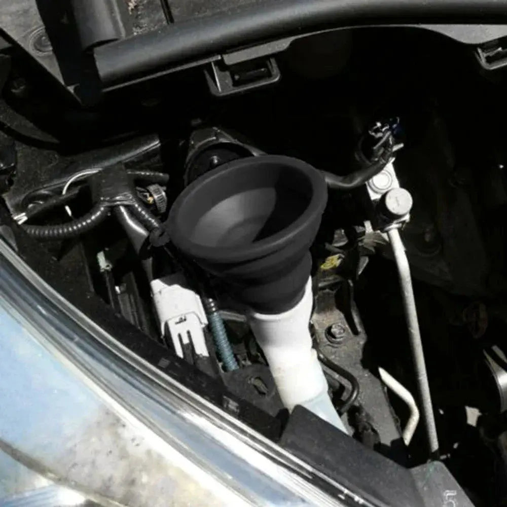 Car Engine Oil Funnel Universal Silicone Liquid Change - OurLum.com