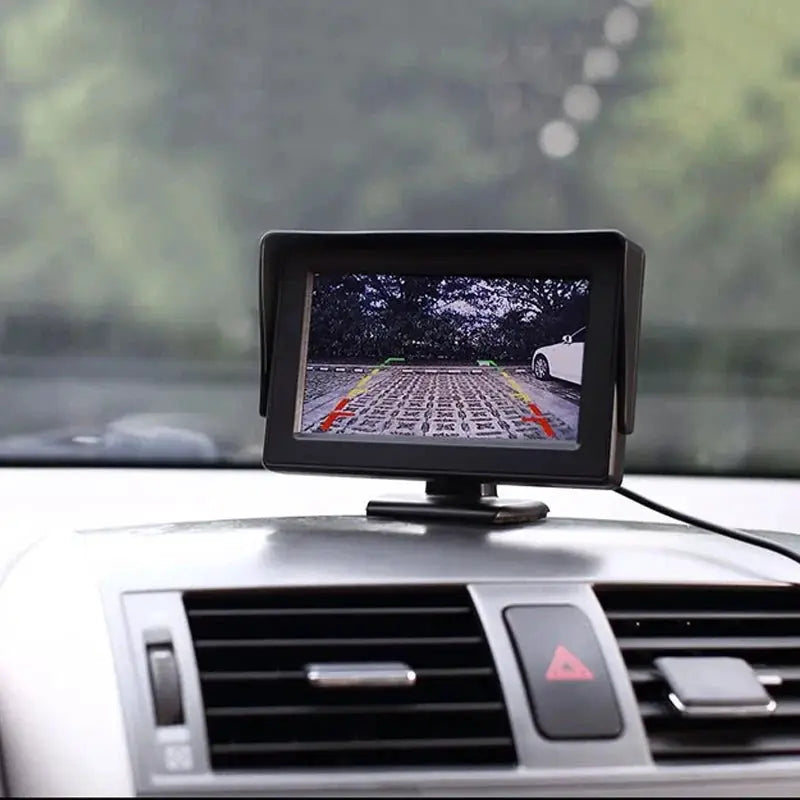 4.3 Inch Rotatable Rear View Camera For Car Reversing With 170 Degree Angle - stepyours.com