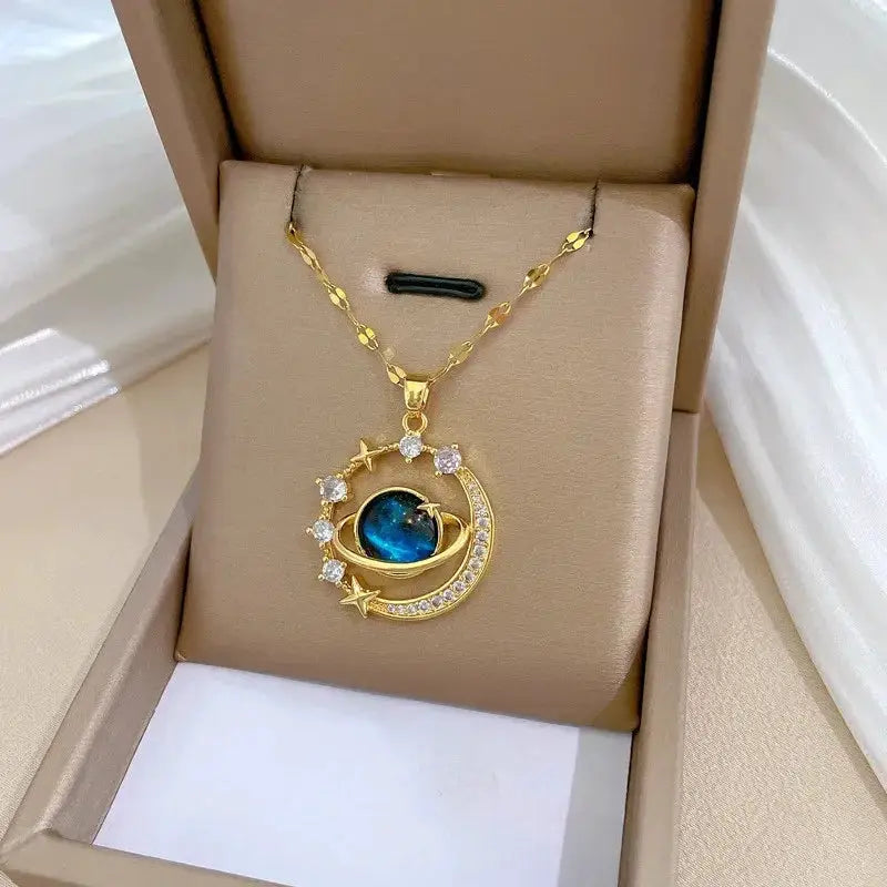 Elegant Luxury Zircon Moon Pendant Necklace For Women