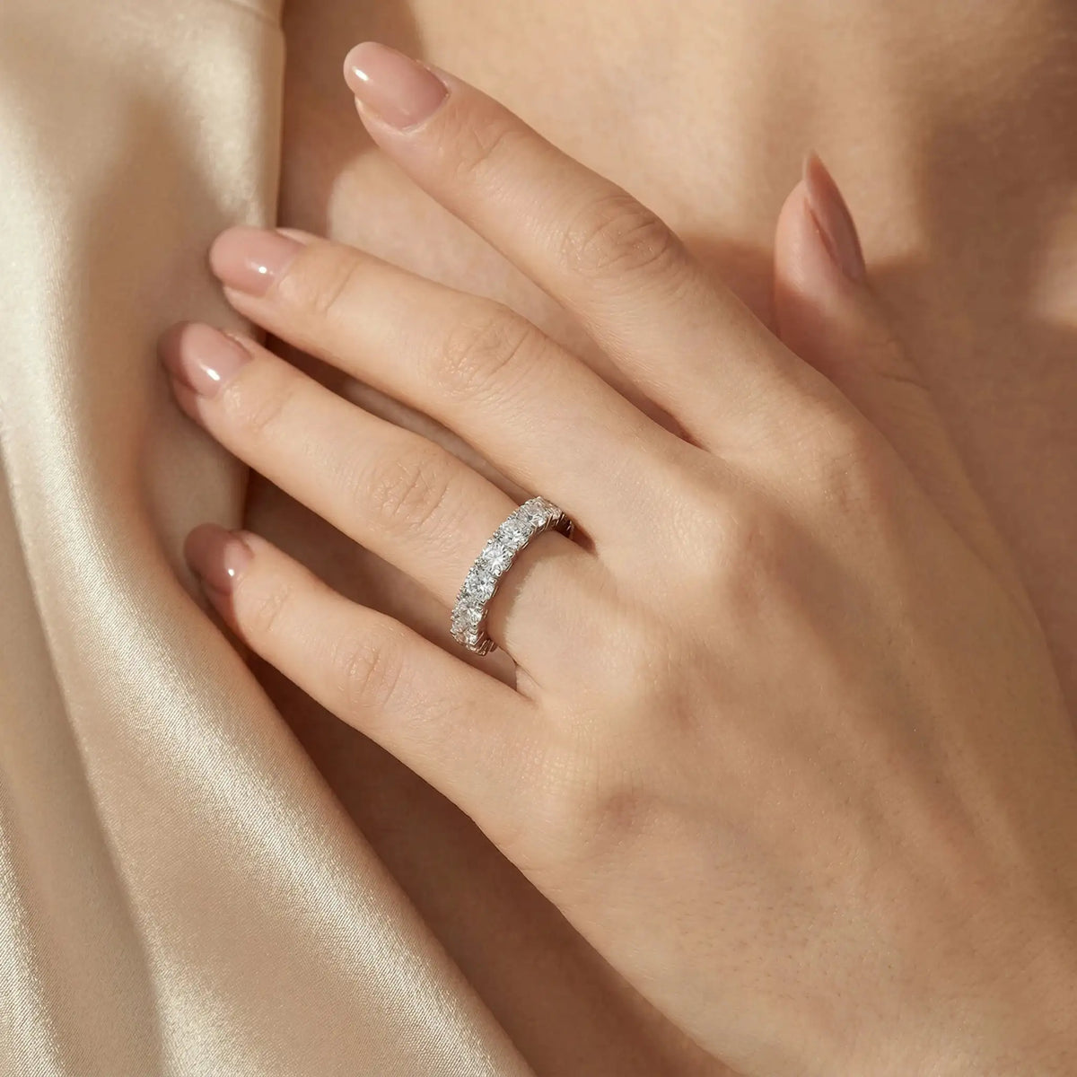 Exquisite Moissanite Anniversary Ring — product image 5