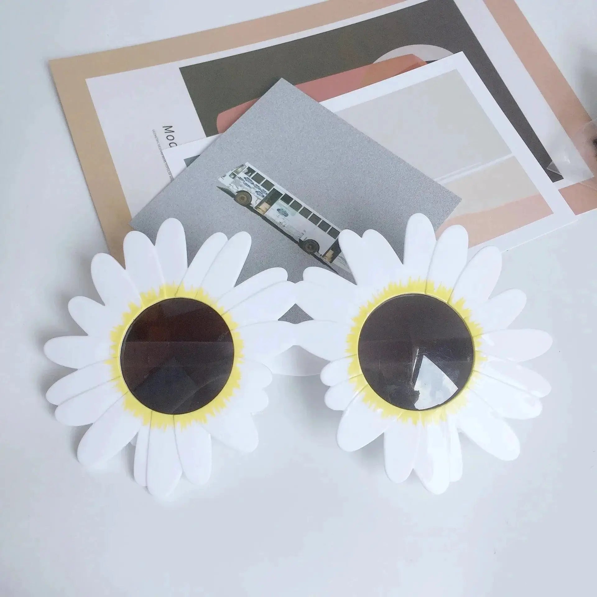 Whimsical Daisy Shaped Sunflower Sunglasses For Parties