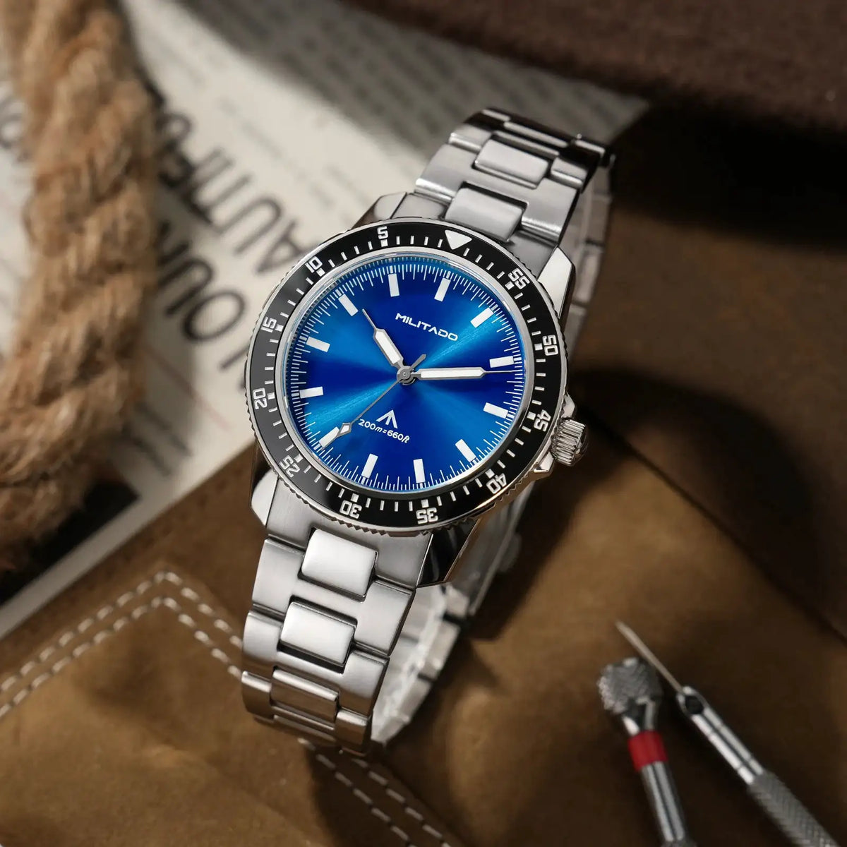 Militado Ml25 Mens Dive Quartz Watch VH31 Sweep Second Movement Sapphire Crystal BGW9 Luminous Stainless 200M Waterproof Watches