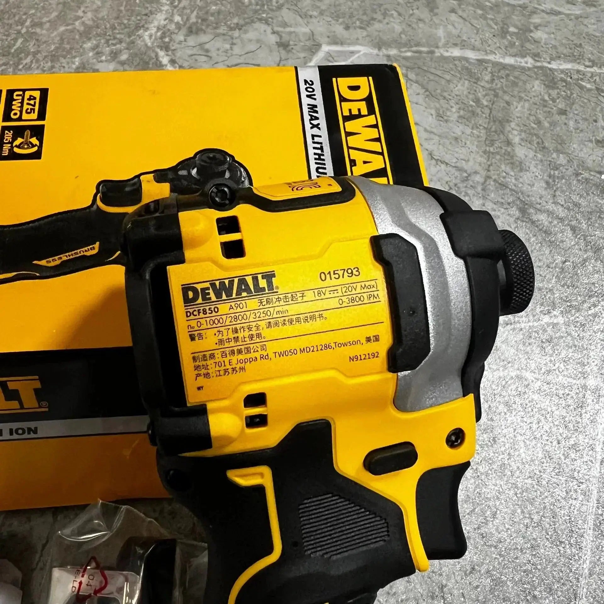 DCF850 Quarter Inch Brushless Cordless Impact Driver Compact