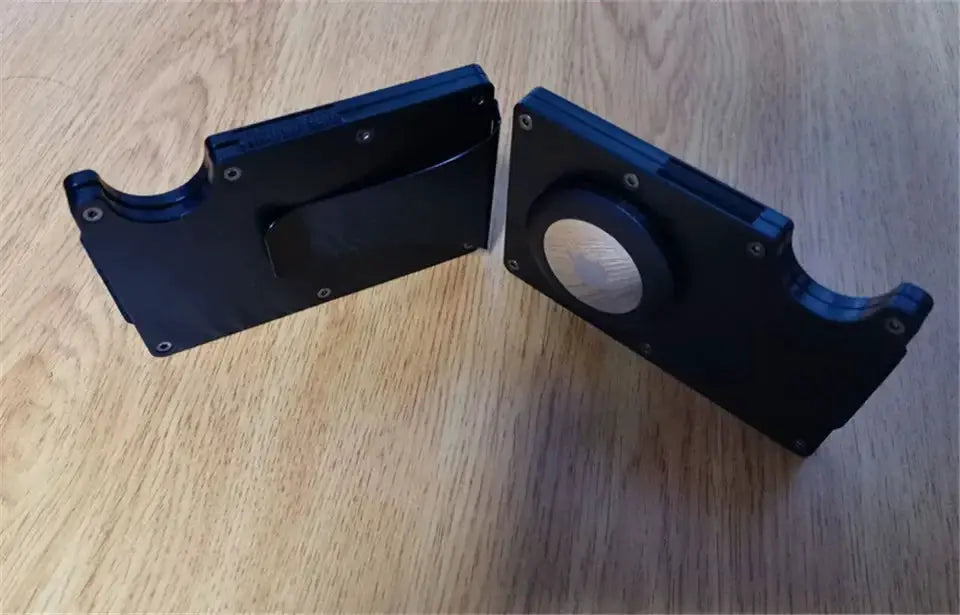 Slim Metal Wallet for AirTag and RFID — product view 14