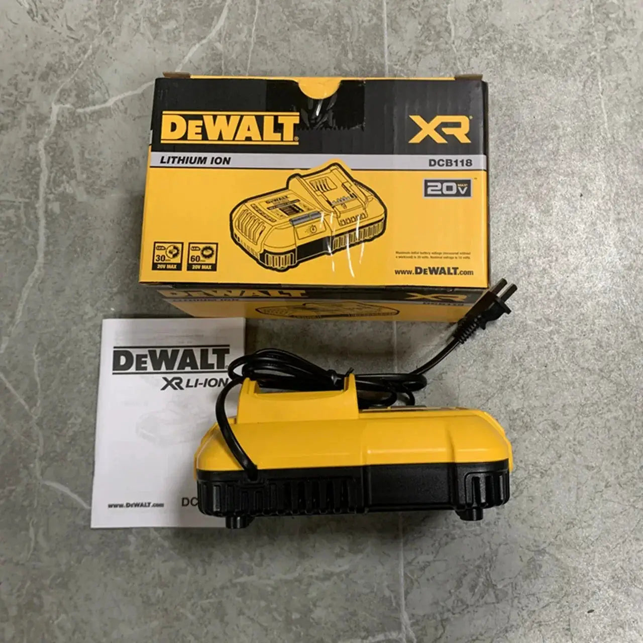DCB118 Fast Charger For 20V MAX And 60V Batteries Ready