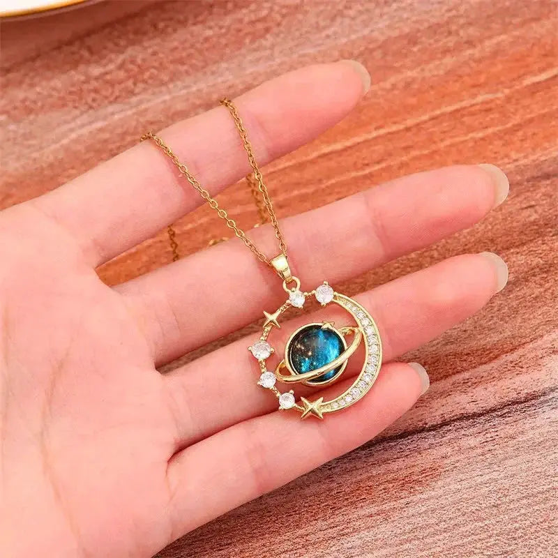 Elegant Luxury Zircon Moon Pendant Necklace For Women