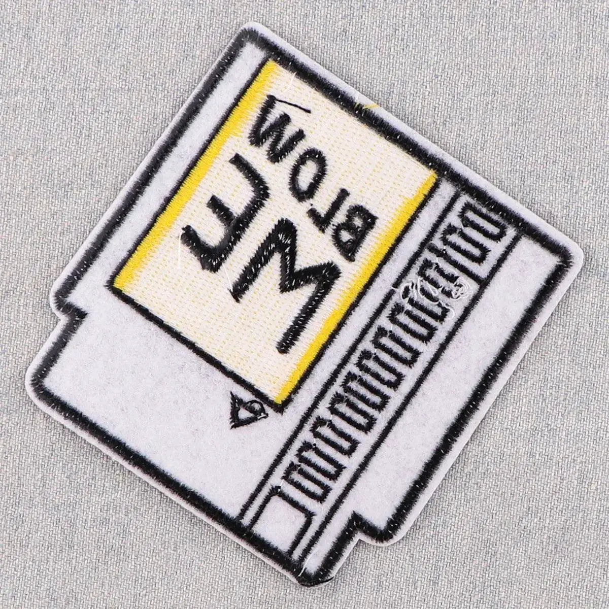 AD2800 R Star Embroidered Patches for DIY Clothing