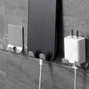 No-Drill Razor Hook Keeps Bath Tidy