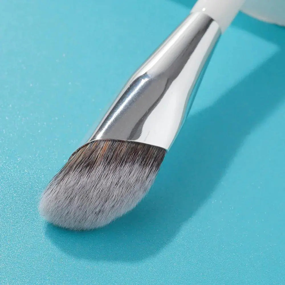 ALBEAUT Angled Concealer Brush For Precision Under Eye Tool