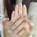 Fast Press-On Nails for Quick Manicures