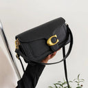 Smart Shoulder Bag for Everyday Use