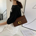 Smart Shoulder Bag for Everyday Use