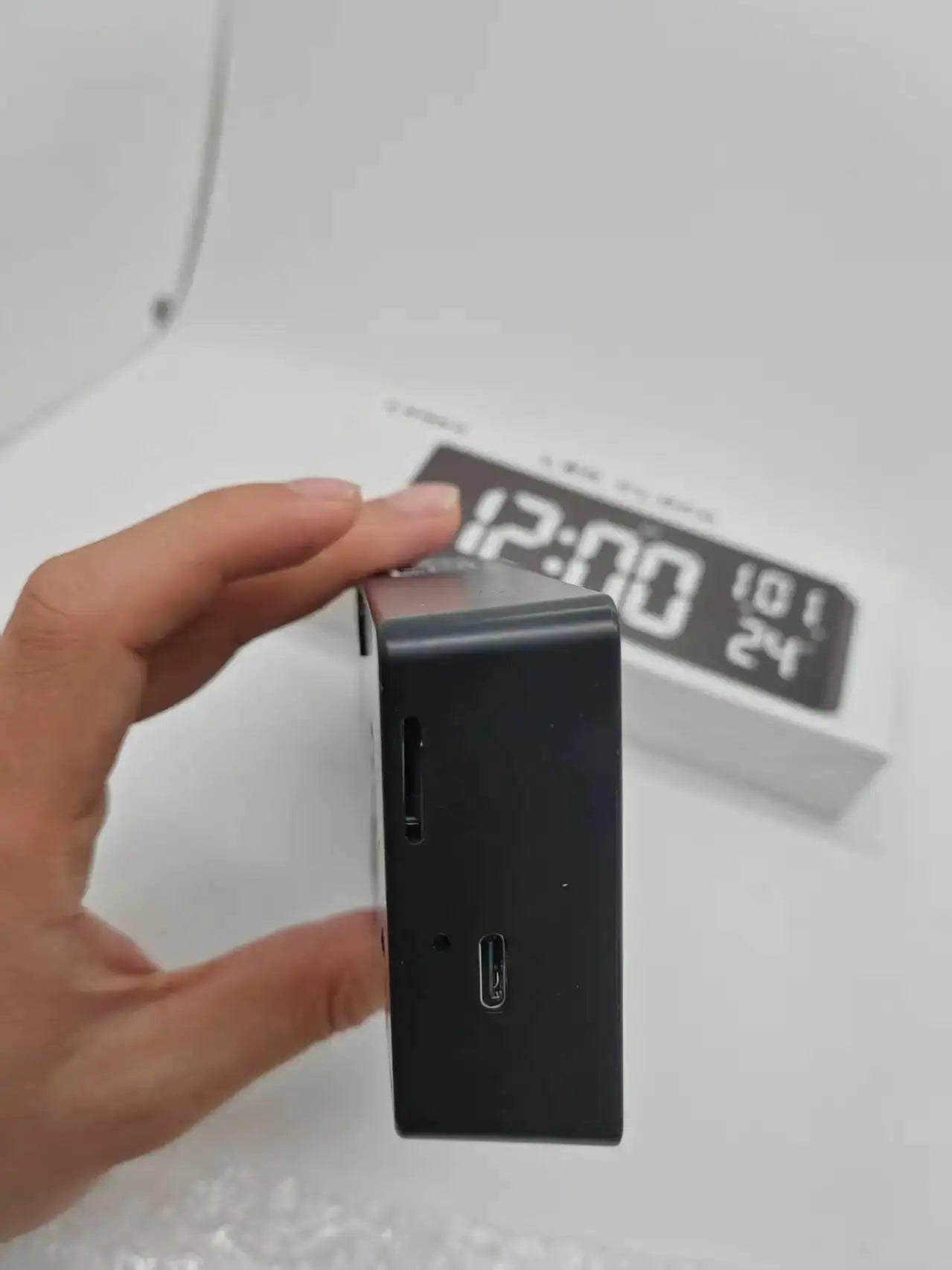 Discreet WiFi Mini Clock Camera With 1080P Video Recording And Motion Detection