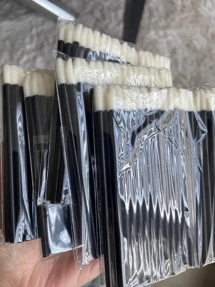 Disposable Lip And Eyelash Brushes For Pro Makeup Kit