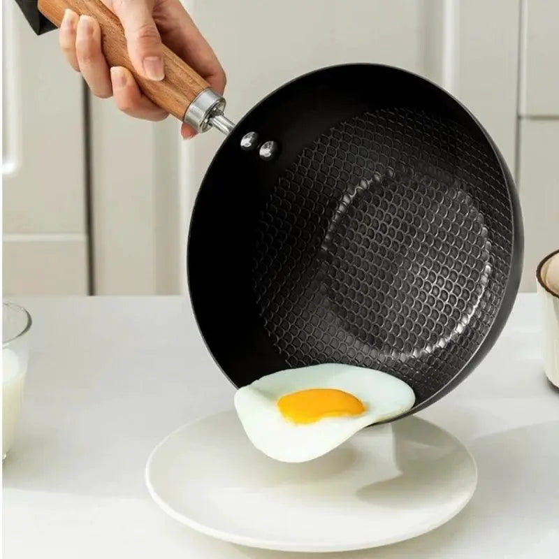 Eco Friendly Non Stick Cast Iron Wok Pan For Cooktops