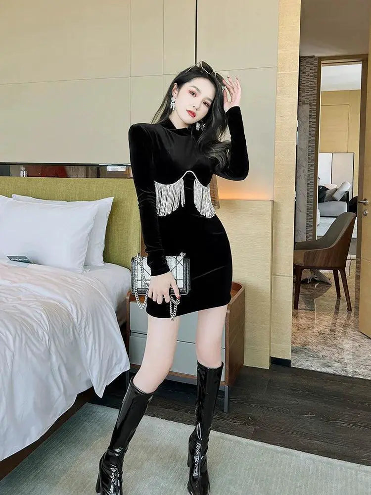 Elegant Black Velvet Sheath Dress For Fall Fashionistas