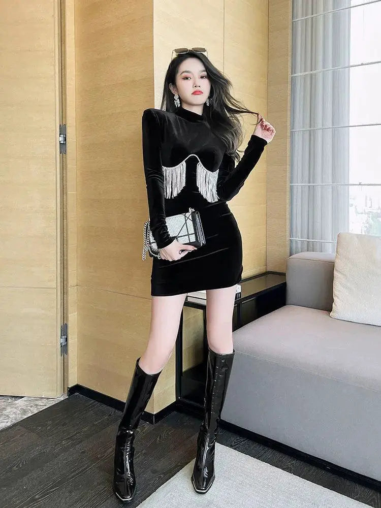 Elegant Black Velvet Sheath Dress For Fall Fashionistas