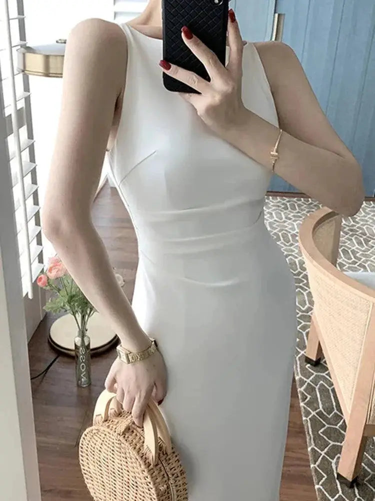 Elegant Spaghetti Strap Midi Dress for Chic Summer Fashion