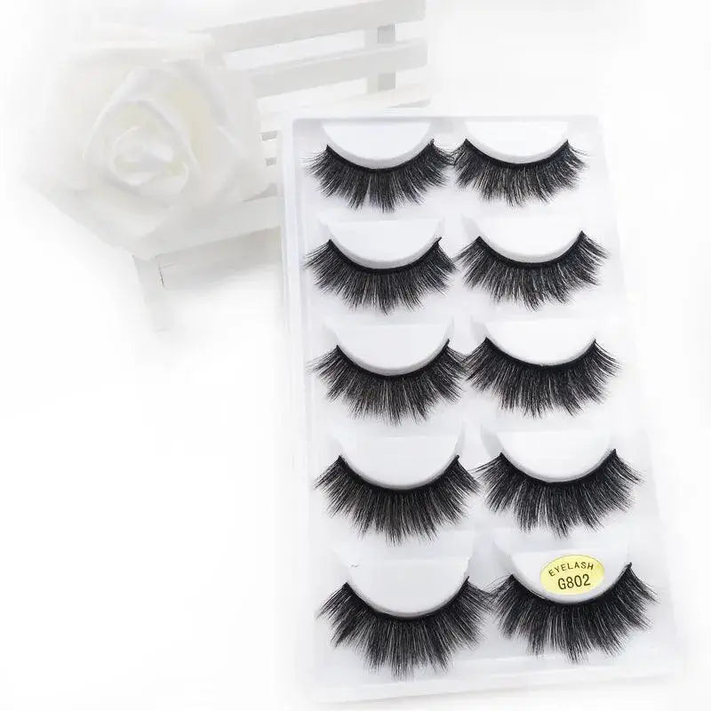 Luxe Wispy Mink Eyelashes Set For Glam Eye Looks — product view 16