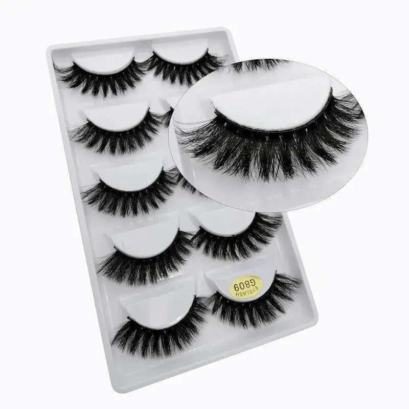 Luxe Wispy Mink Eyelashes Set For Glam Eye Looks — product view 13