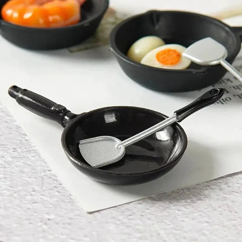 Miniature One Twelfth Dollhouse Fry Pan And Spatula Set