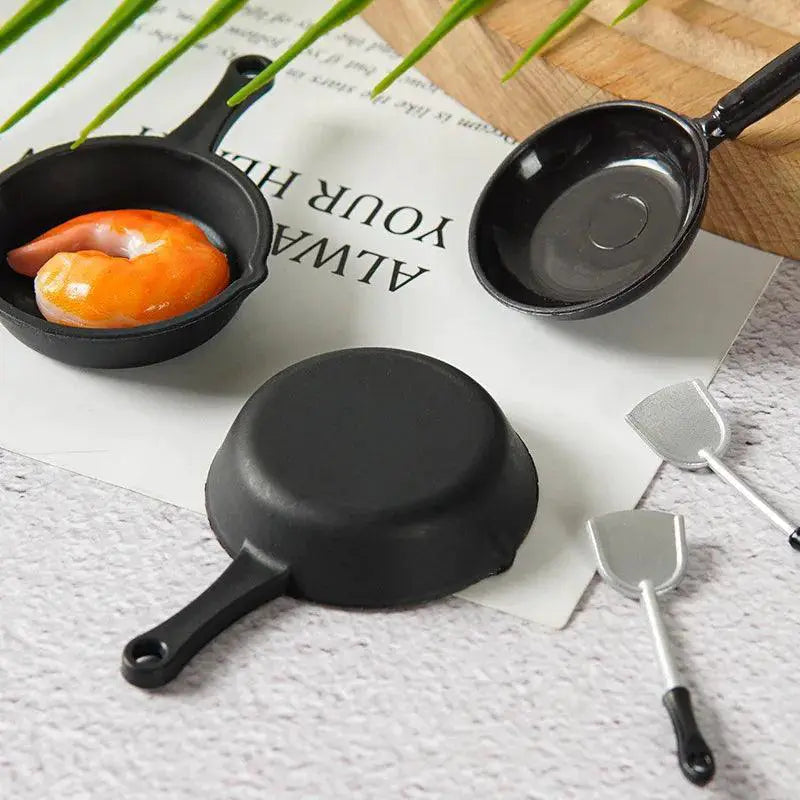 Miniature One Twelfth Dollhouse Fry Pan And Spatula Set