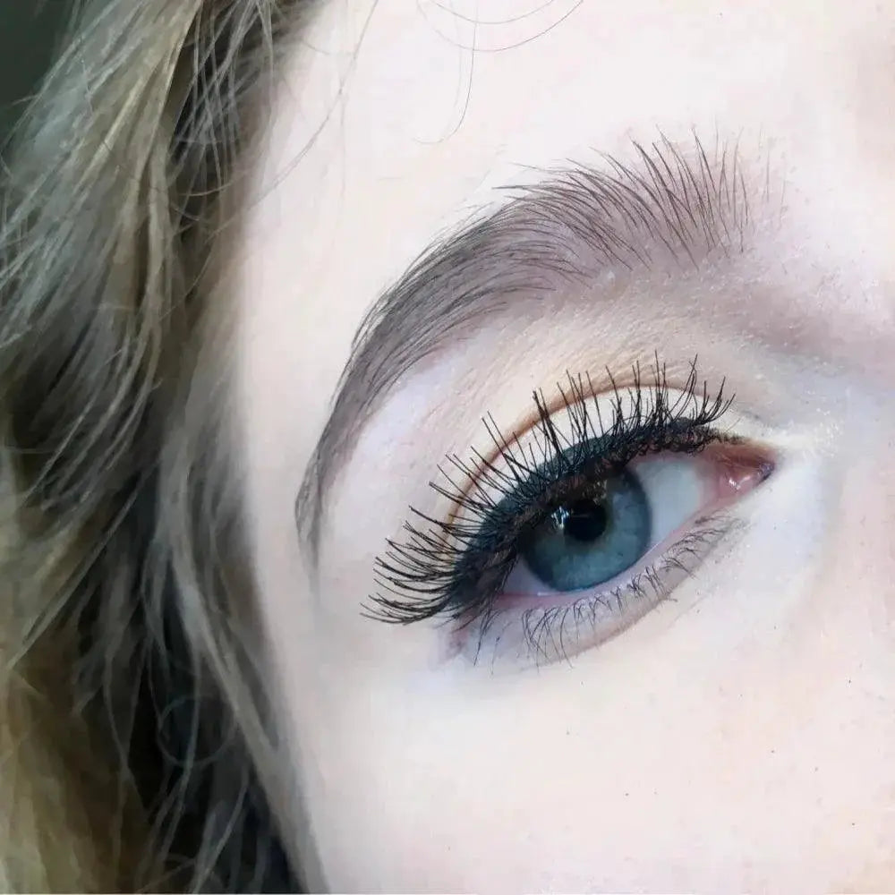 Natural Black Sparse Eyelashes For Effortless Eye Look